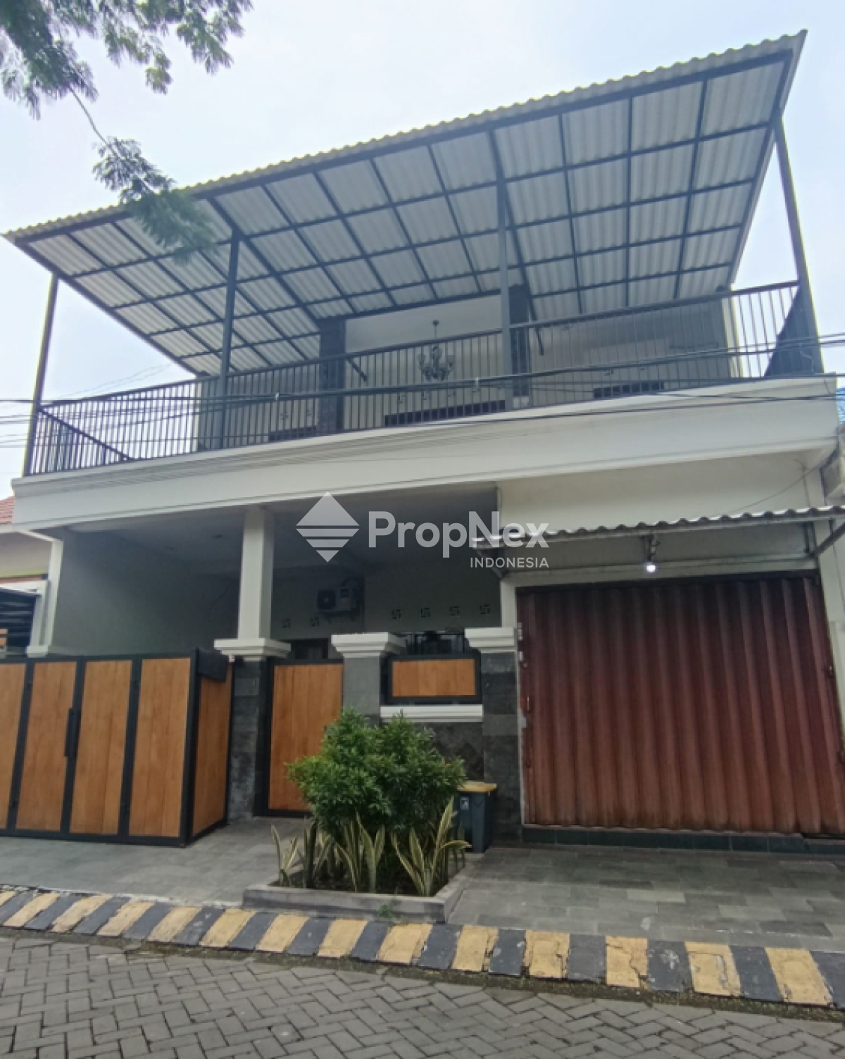 Rumah Modern Bangunan Baru Puri Surya Jaya Sidoarjo